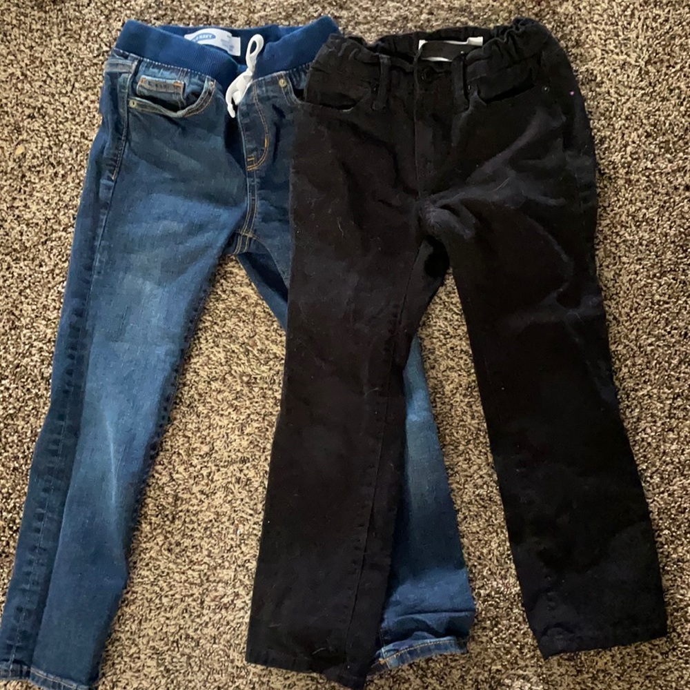 Set of 2 boys jeans Old Navy!!